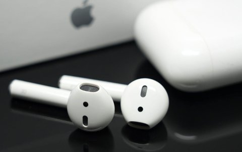 Los Airpods integran 10 núcleos de audio que controlan todo. Desde el sonido a Siri hasta la cancelación de ruido.