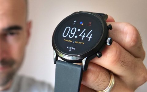 En el Fossil Gen 5 destacan el modo de batería ampliada y el altavoz.