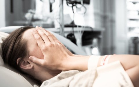 La violencia obstétrica no está reconocida como delito en el Código Integral Penal.