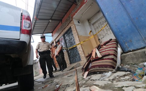 Las víctimas del incendio del suburbio gritaban pidiendo ayuda para que les abran las puertas. 56 jóvenes estaban recluidos en este lugar. 


Agencia (ag-extra)