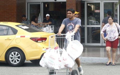 Las compras en los supermercados fue el denominador común.