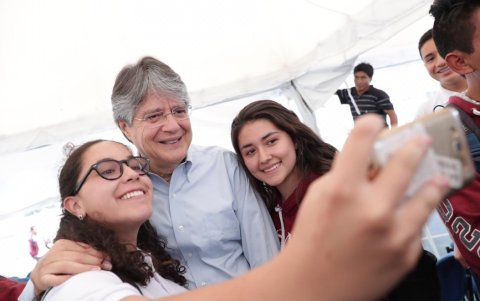 El excandidato presidencial, Guillermo Lasso, ha realizado encuentros con jóvenes en varios puntos del país.