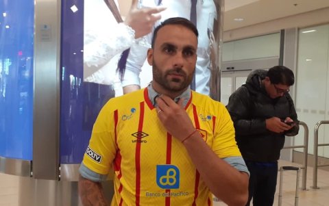 Damián Frascarelli dio declaraciones en el aeropuerto Mariscal Sucre.