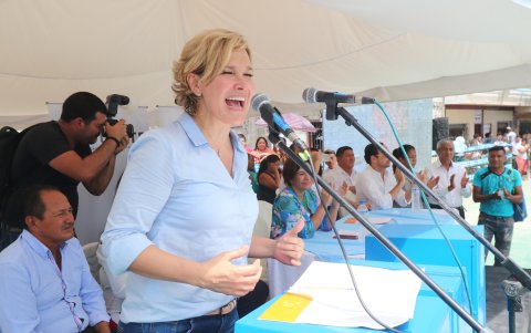 La alcaldesa Cynthia Viteri, en una de sus primeras intervenciones como administradora de Guayaquil



Agencia (ag-extra)