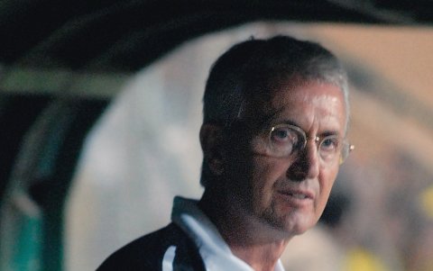 El entrenador Benito Floro estuvo en 2009 en Barcelona, pero los problemas con él duraron hasta 2016.