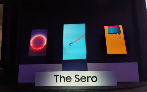 El televisor de 43 pulgadas viene equipado con una pantalla 4K y altavoces de 60 vatios integrados en el soporte.