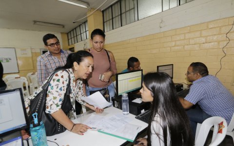 La sedes tradicionales atienden desde las 08:00 hasta las 17:00.