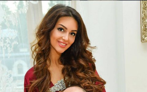 Rihana Oksana Voevodina y el rey de Malasia, en una foto que ella publicó en su Instagram en junio