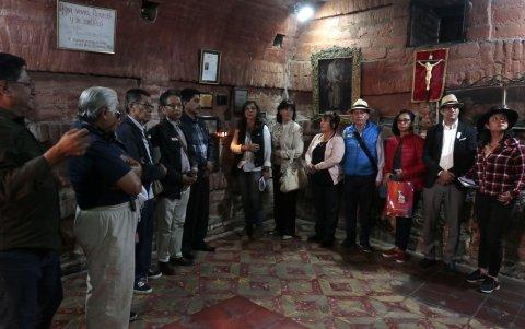 Recorrido por lugares donde se recuerda a Eugenio Espejo, en el Día del Periodista.