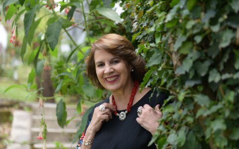 Captada por el lente de EXPRESIONES en el jardín de la fundación que dirige.