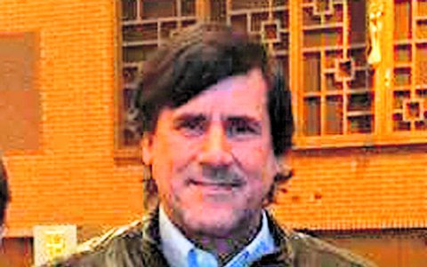 Luis Villacrés es el director de la importadora maderera Hermaprove S.A.