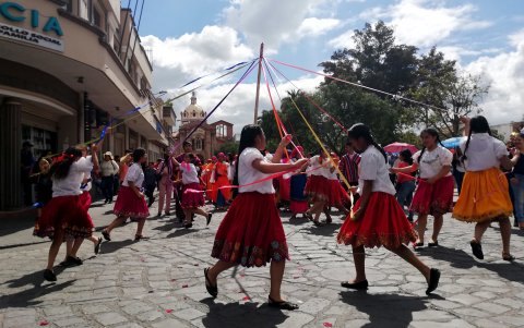 El desfile está lleno de cultura y costumbres ancestrales.