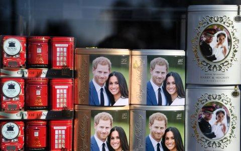 Objetos con fotos de Meghan y Harry se hicieron todavía más populares luego de hacer pública su decisión de independizarse.