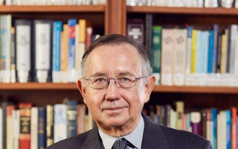 El juirsta Hernán Pérez Loose recordó el caos que llevó a la dolarización