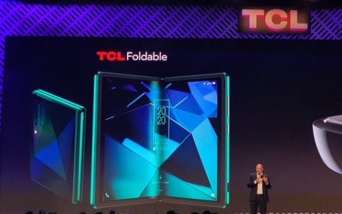 TCL tiene un concepto de smartphone plegable y lo presentó en el CES. ¡Parece una Palm!