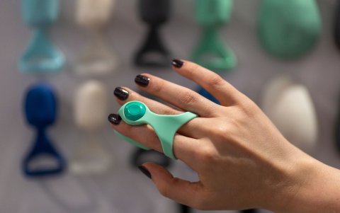 Dame Products Intimacy son vibradores de dedo.