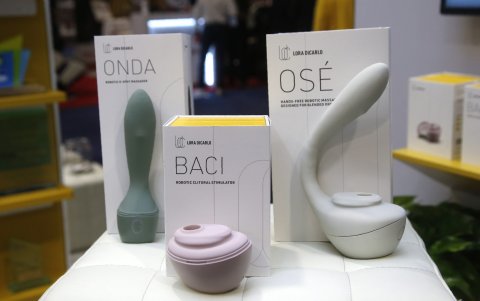 Estos son los tres dispositivos masajeadores robóticos de Lora DiCarlo.