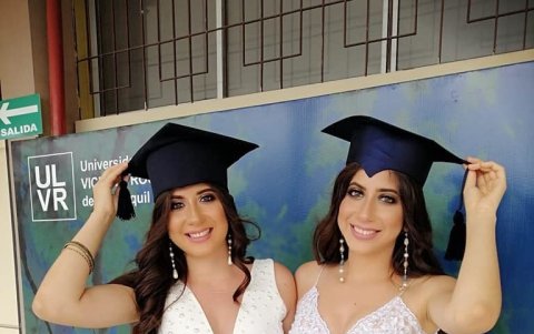 Cuando están separadas, una en Vinces y la otra en Guayaquil, ambas pueden presentir cuando la otra se encuentra triste y se llaman para saber cómo les va.