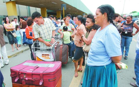 Más de un millón de ecuatorianos migraron a Estados Unidos y europa entre 1999 y 2007.