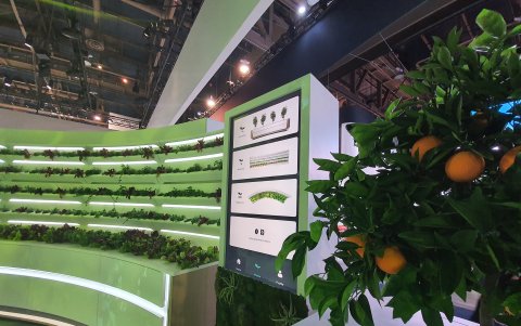 Planty Cube es una granja de interior hidropónica con un sistema de cultivo modular.