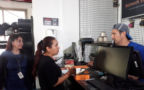 Algunos propietarios de establecimientos están de acuerdo con el control. Hablan de la pérdida de competitividad por la presencia de negocios informales.