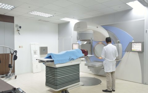 Solca. La institución prevé invertir en insumos y equipos de última tecnología.