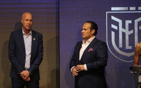 Francisco Egas presentó al nuevo técnico de Ecuador, Jordi Cruyff.