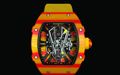 El tenista Rafael Nadal no se desprende de su accesorio predilecto.