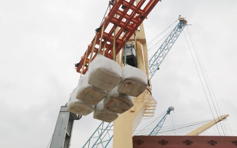 BBC Valparaíso es la primera nave en llevar masivamente cobre. BBC es una naviera activa en Ecuador en sector petrolero. Mantiene embarques mensuales de cobre desde Perú y Chile a EE.UU., Asia.
