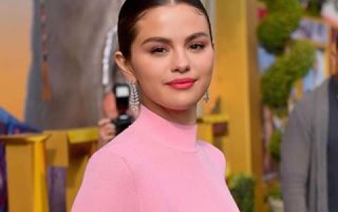 Dolor en las articulaciones y fatiga son algunos de los síntomas que debe soportar la  cantante estadounidense.