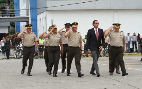 Invitados. Al acto oficial acudieron el Gobernador del Guayas, Pedro Pablo Duart; la jefe de Estado Mayor Tannya Varela, entre otras autoridades.