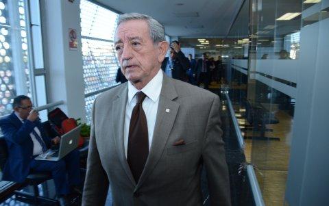 El ministro Oswaldo Jarrín presentó aún más detalles operativos: un centro de mando y control supervisa los vuelos, prescribe un procedimiento, establece rutas y áreas,