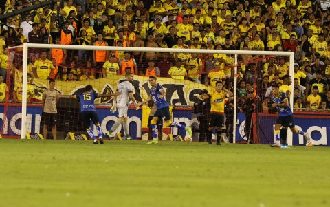 Carlos Garcés, quien estuvo cerca de llegar a Barcelona, fue quien marcó el gol del partido.