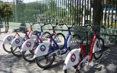 En Quito, la bicicleta pública se implementó en 2012, en Cuenca el año pasado.