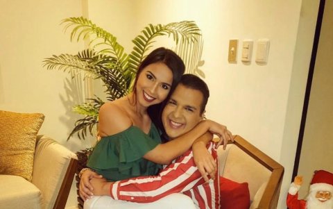 Con su hermana, María Belén.