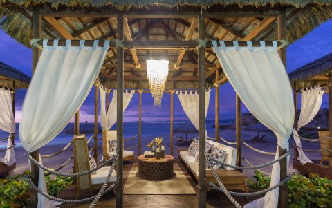 En el área social de Casa del Sol, en Ayangue, puede apreciarse su buen gusto.