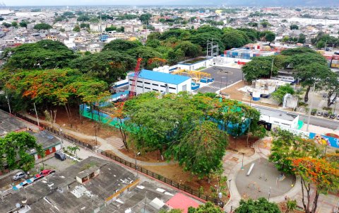 El parque El Bosque colinda con una planta de la empresa Interagua.