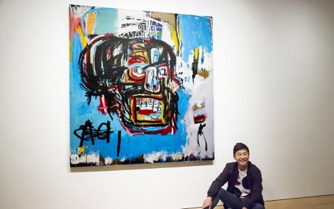 Junto a la obra del artista estadounidense Jean-Michel Basquiat, que adquirió en subasta por 110,5 millones de dólares.