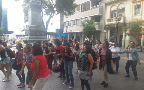 Perfomance. La acción fue desarrollada en Guayaquil, Quito y Cuenca.