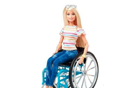 Barbie en silla de ruedas.