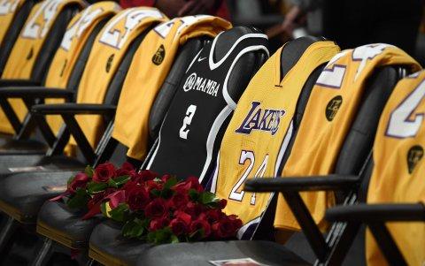 Hubo dos asientos en primera fila que se reservaron para Kobe y su hija, Gianna Bryant.