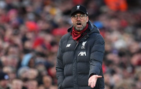 Jürgen Klopp se mostró activo desde el banquillo.