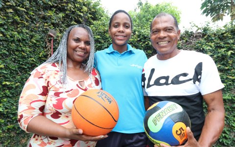 Loa padres de Blanca, Fabiola y Guillermo, han sido pilares en el recorrido de la deportista.