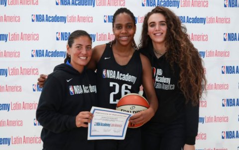 En el campamento en México, Blanca Quiñónez fue escogida como la MVP (jugadora más destacada).