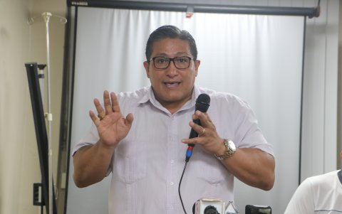 El abogado Pedro Merchán, del bando de Gilbert, asegura que no se ha seguido el proceso correcto en la elección de la presidencia de Fedeguayas.