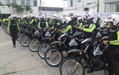 Acto. La entrega de las motos responde al equipamiento para realizar los patrullajes, dentro del Plan Más Seguridad.