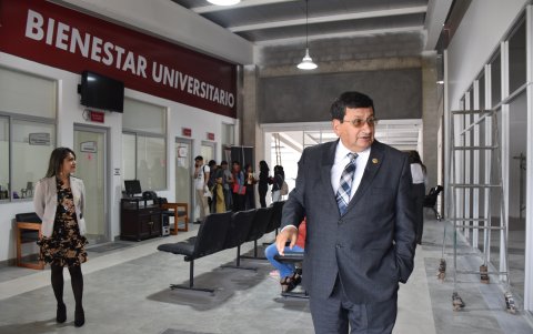 Galo Naranjo López habla de un proyecto piloto de su propuesta en un colegio de Ambato.