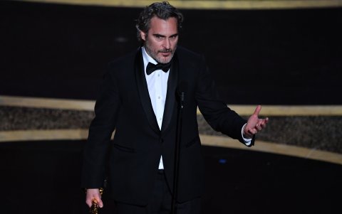 Joaquin Phoenix se llevó el galardón a mejor actor por su interpretación del Joker.