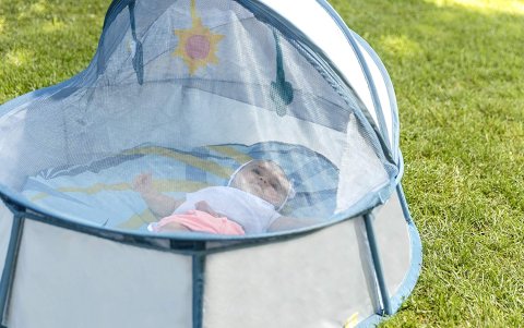 Como una medida de prevención podrías utilizar un toldo.