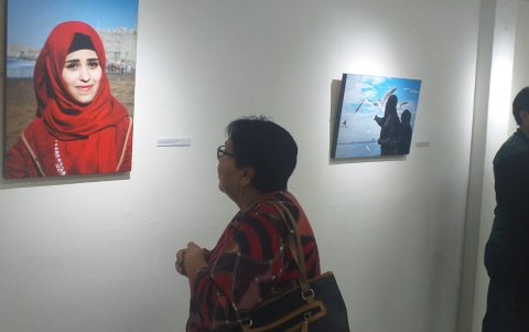 Contenido. En la muestra destacan retratos y mezquitas.